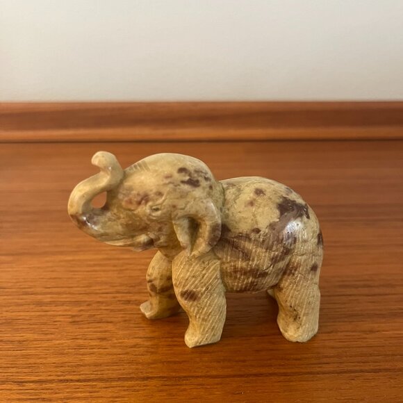 Vintage Elephant Carved Stone - Picture 1 of 4
